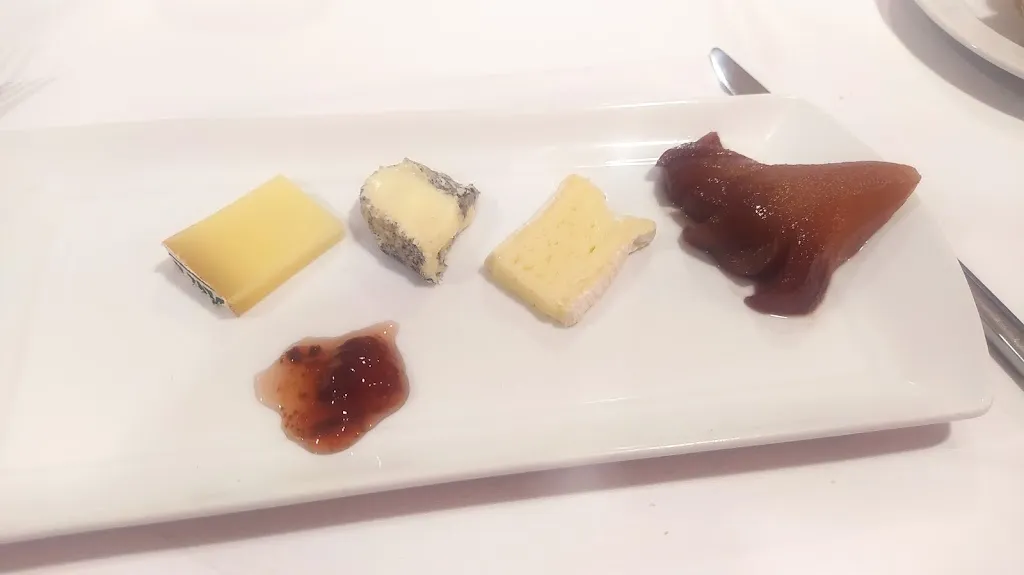 Menu_Restaurant Earth Delights_Civray_image_3