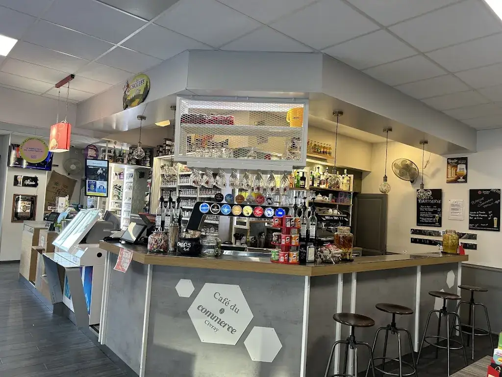Café Le Commerce_Civray_slider_image_1