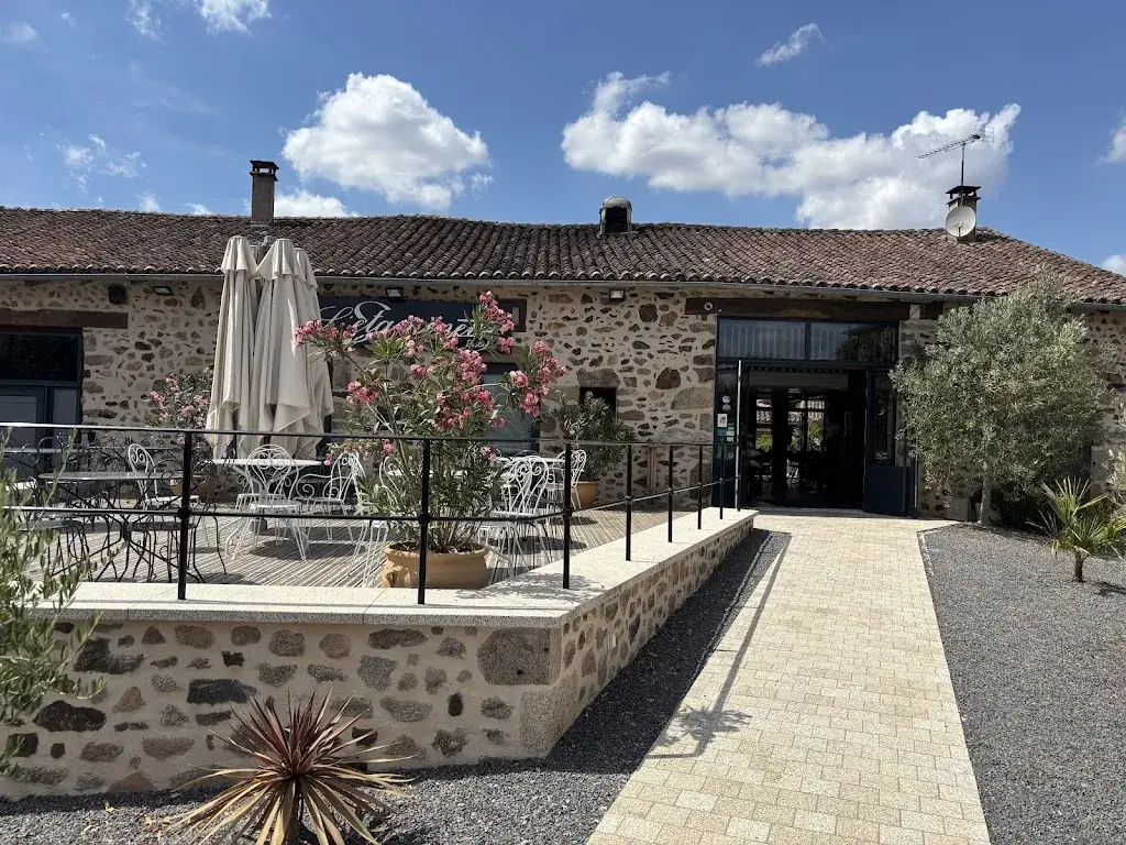 Stuart Anderson_L'EStaminet_Esse_avis