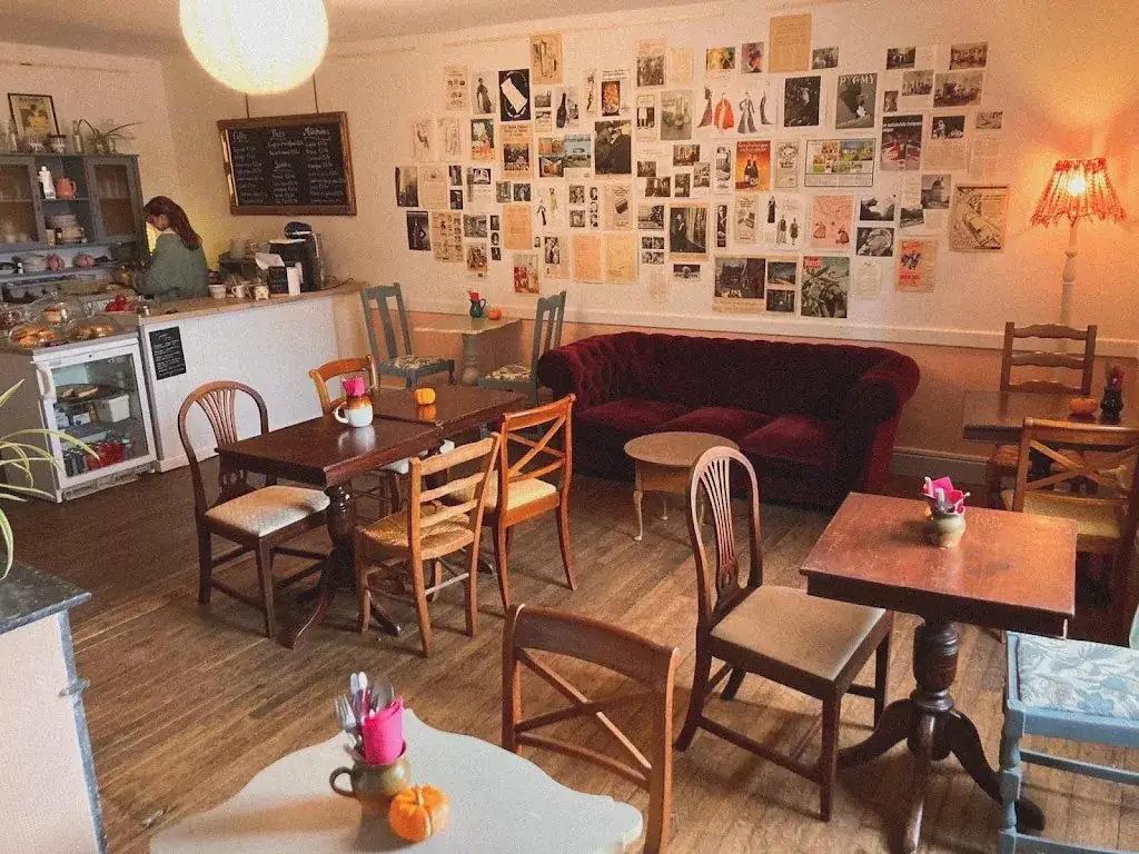 Café Chez Naomi ristorante a Confolens