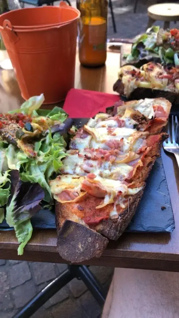 Tête de Cochon_Annecy_slider_image_2