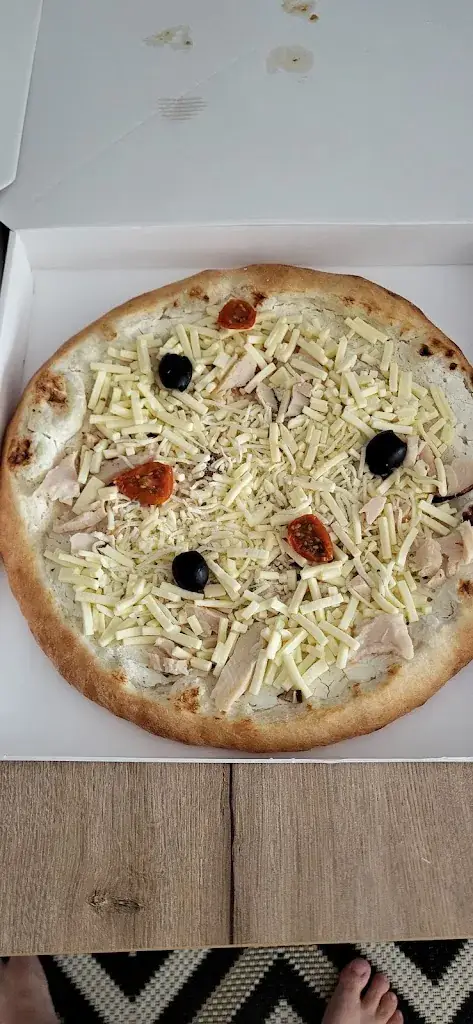 Geonia Geonia_Gang Of Pizza_Courçon_review