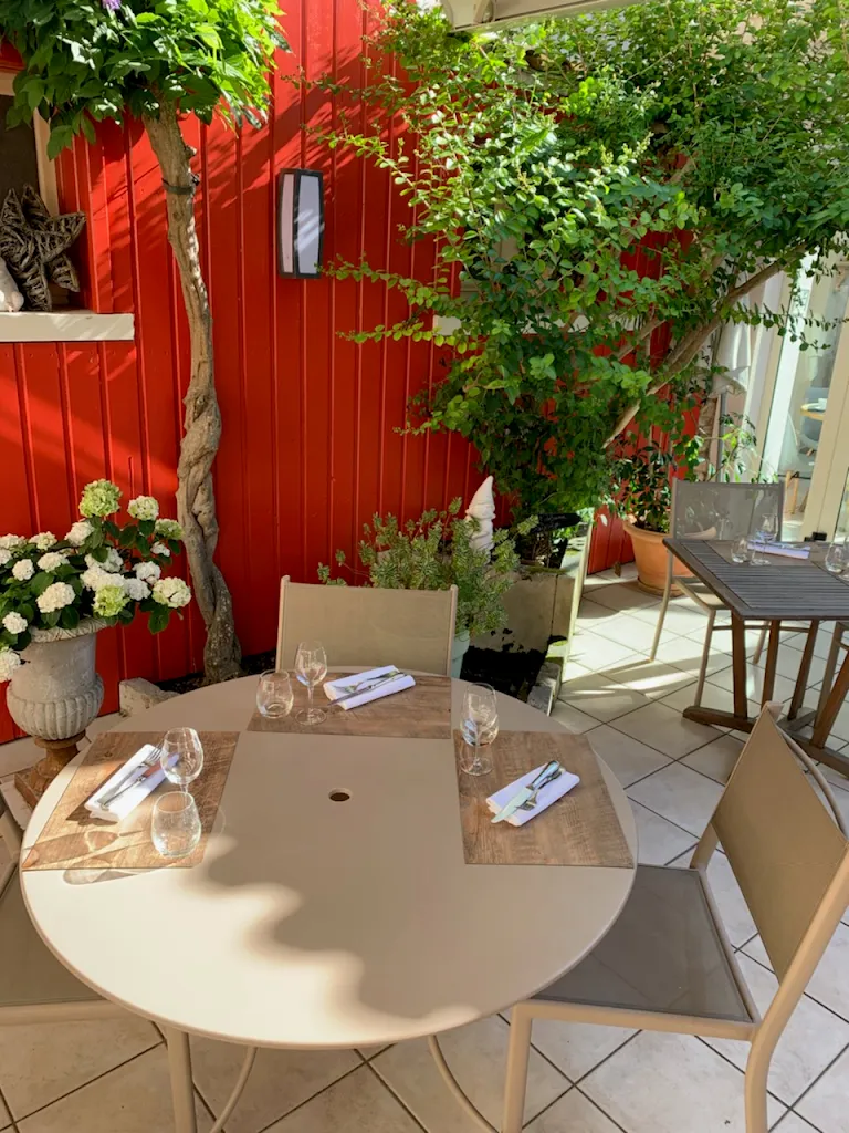 Le Central_Coulon_slider_image_1