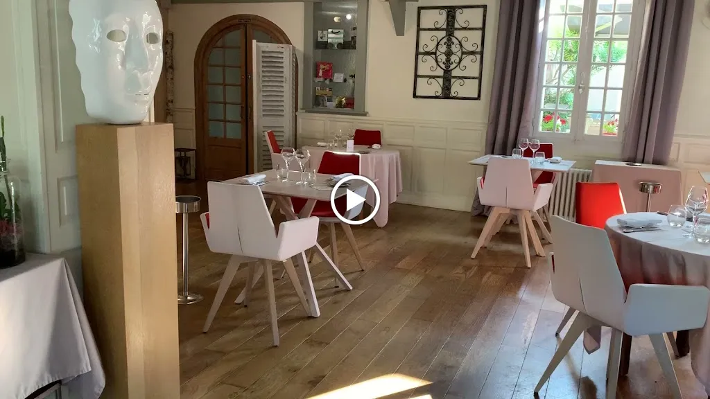 Le Central_Coulon_slider_image_2