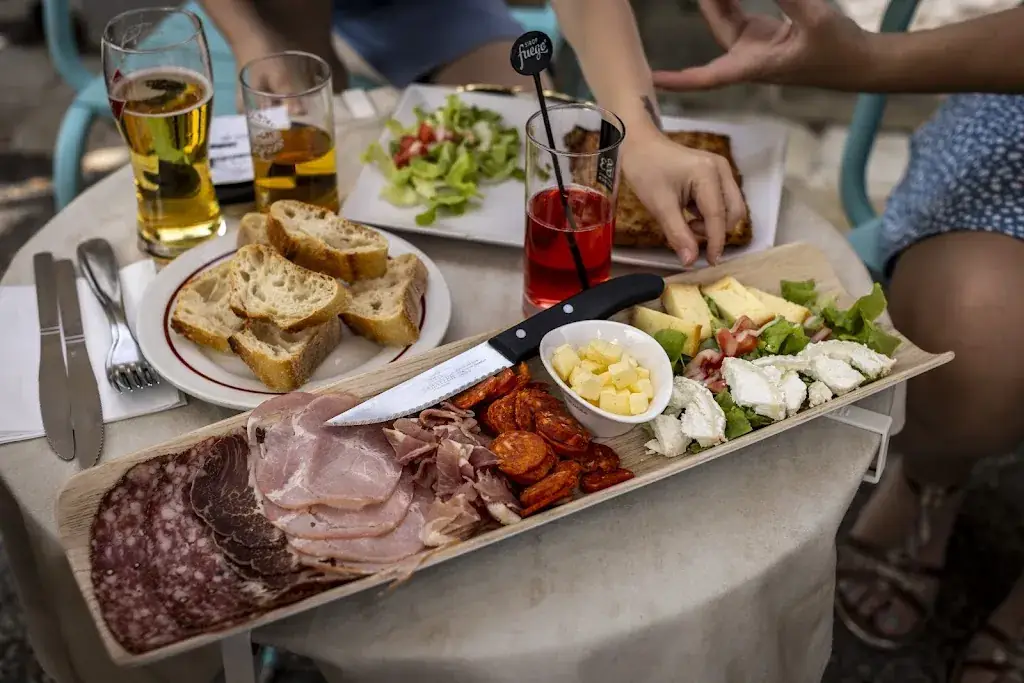 Café de L'Escale_Coulon_slider_image_2