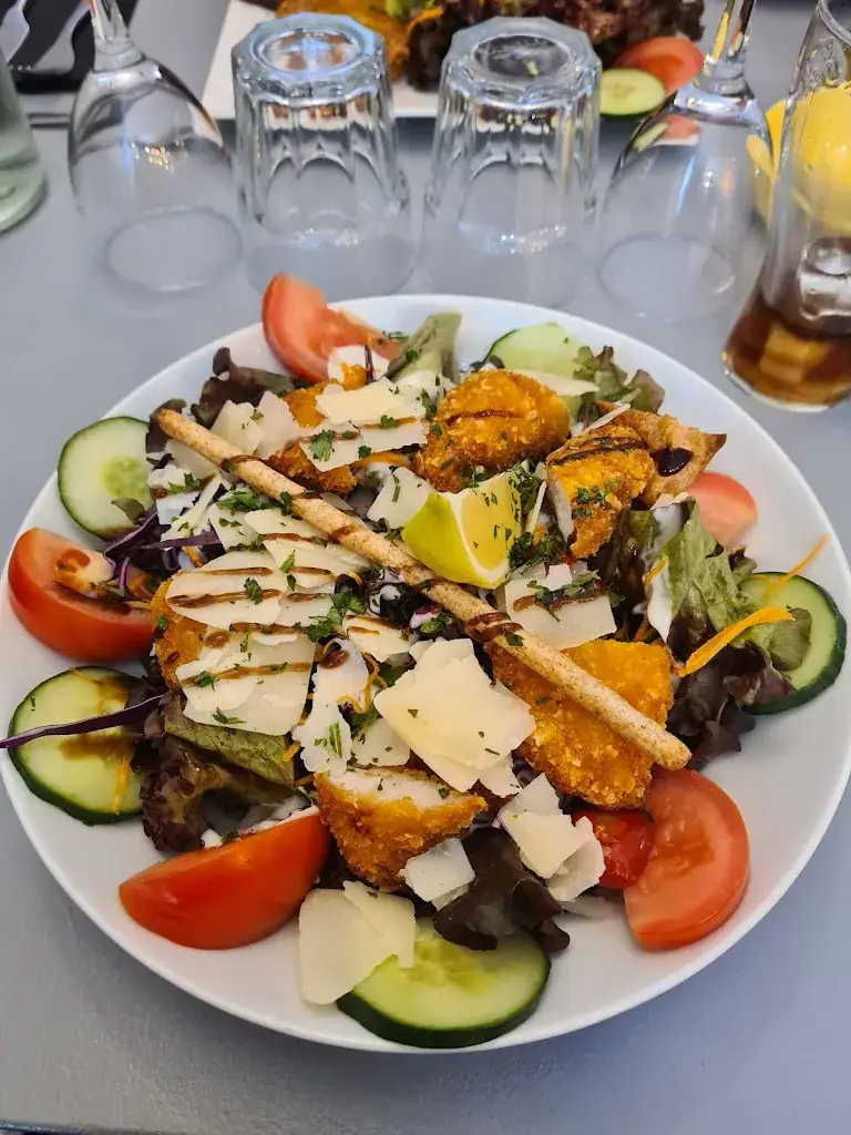 Nanou Tardy_Tour de Table_Tour-en-Jarez_review