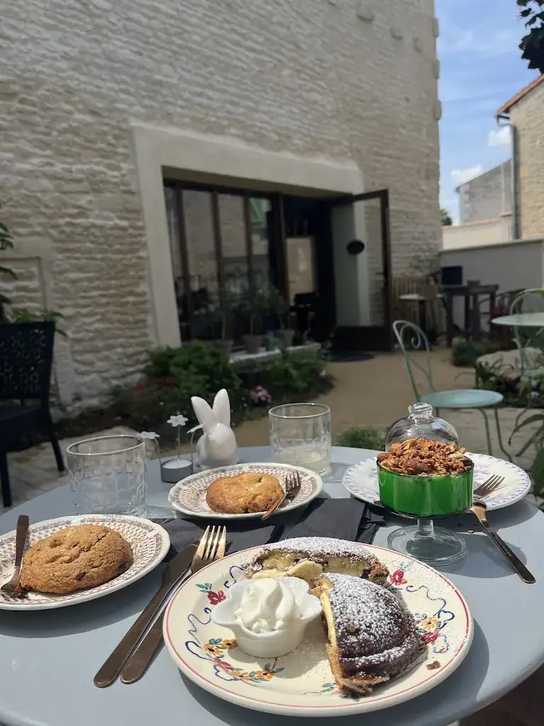 Manon Goumon_le jardin de la demoiselle_Coulon_review