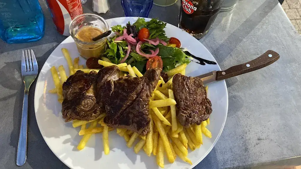 James Hill_La Terrasse Roxane_Bergerac_review