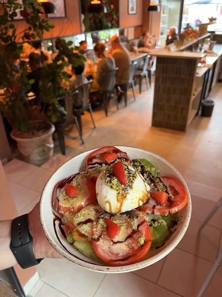 Mythos Cuisine_Bergerac_slider_image_3