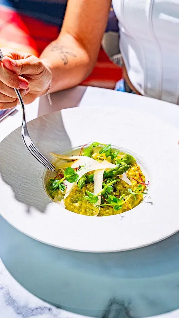 Carnès_Coutras_slider_image_2