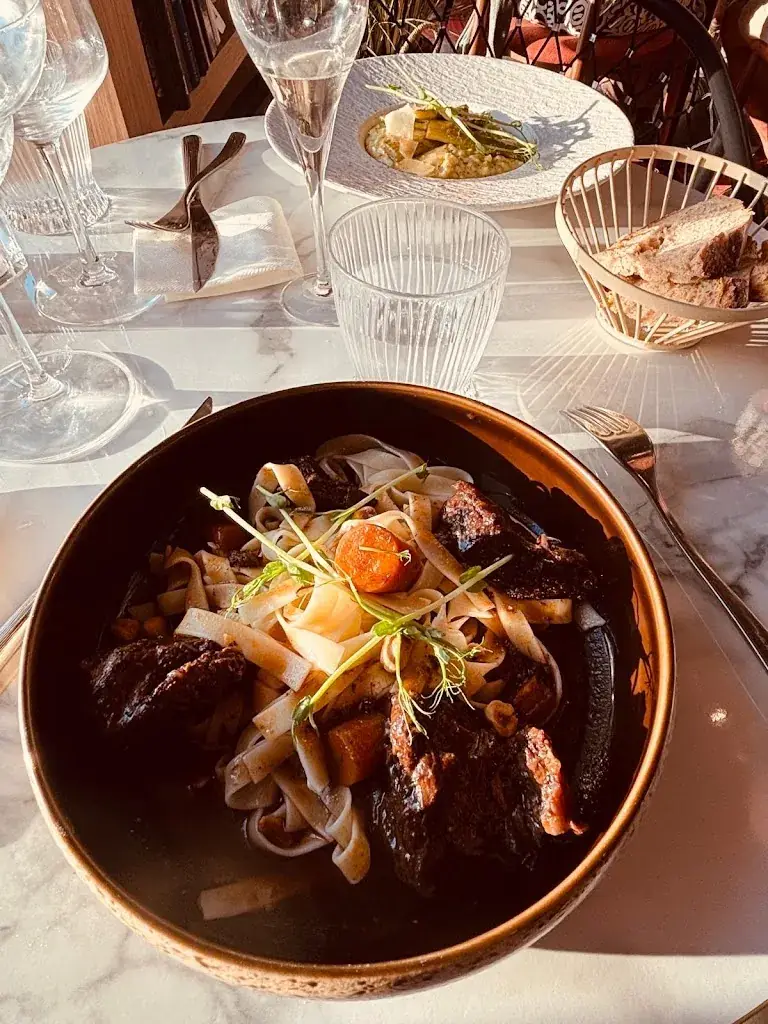 Carnès_Coutras_slider_image_3