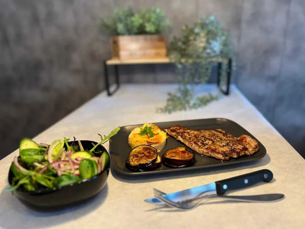 Bonnie's Restaurant Bistro, Bar & Salon de Thé_Coussac-Bonneval_slider_image_2