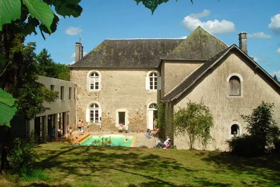 Le Prieuré de Coussac-Bonneval restaurant à Coussac-Bonneval