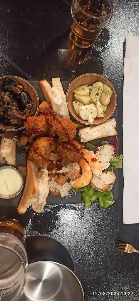 Narendra Maniar_La Malette - Bar à Tapas de la Mer et Bar à Jeux_Rochelle_review