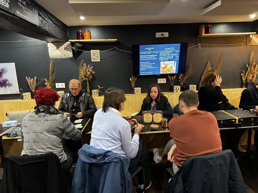 La Malette - Bar à Tapas de la Mer et Bar à Jeux Restaurant in Rochelle