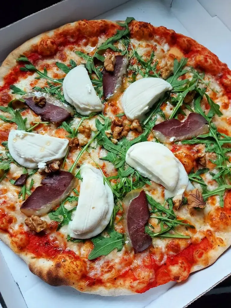 Family's Pizza_Cublac_slider_image_2