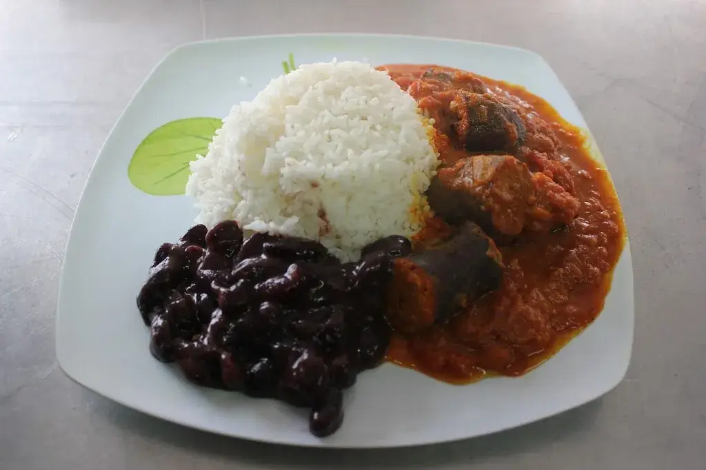 Caza Zoreil restaurante en Cublac