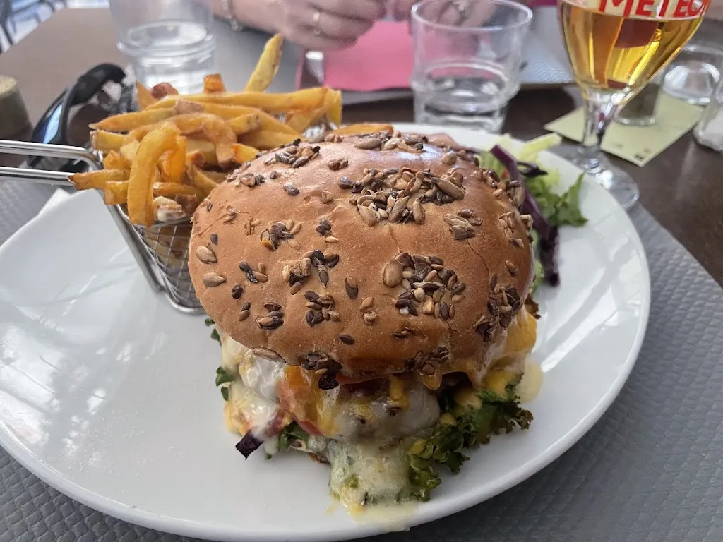 Ronan Corrigan_RESTAURANT BRASSERIE COZES Le COZY'YOU_Cozes_review