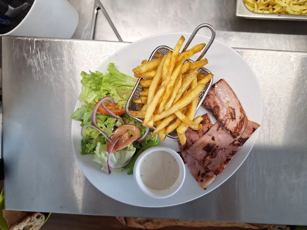 RESTAURANT BRASSERIE COZES Le COZY'YOU_Cozes_slider_image_2