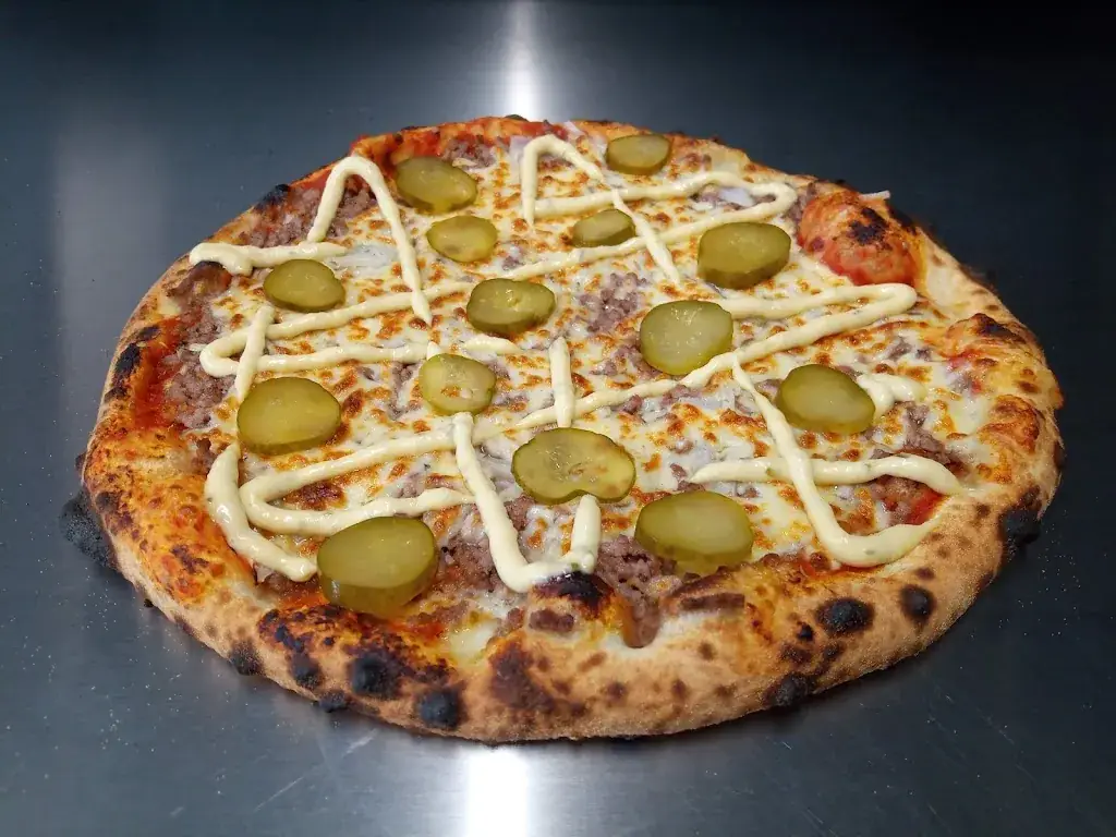 Pizzica Pizza 17 Cozes_Grézac_slider_image_2