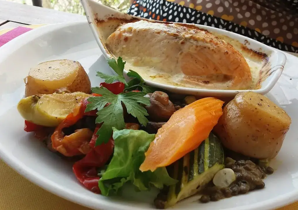 Auberge des Monards_Barzan_slider_image_2