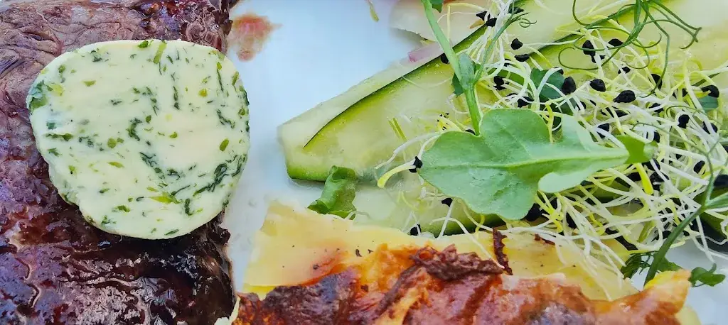 Sue Hoare_L'Entre Potes Meschers_Meschers-sur-Gironde_review