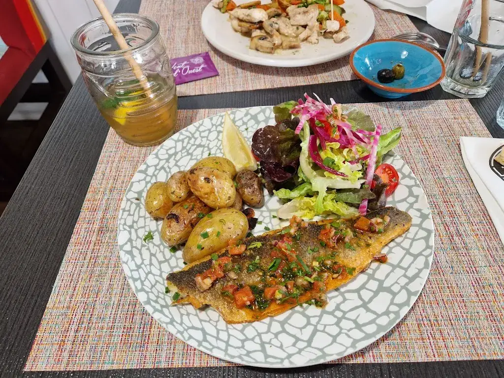 Stéph Labah_L'Entre Potes Meschers_Meschers-sur-Gironde_review