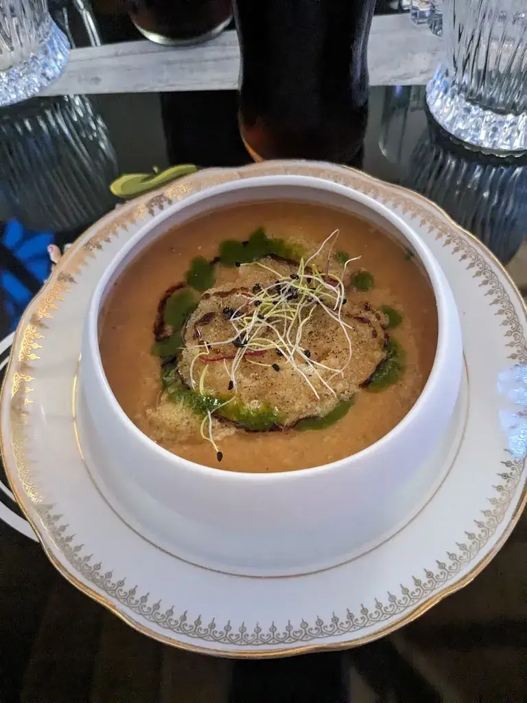 Vanessa Vera_L' amichaudette_Rochette_review