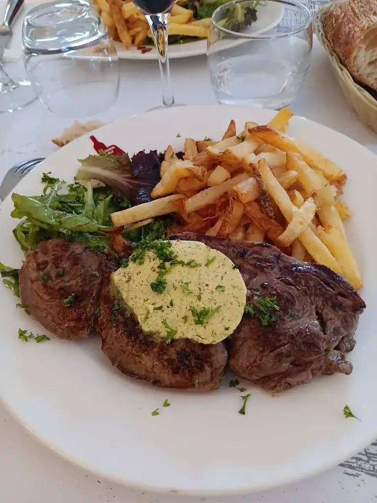 LE VIGNERON À TABLE_Saint-Laurent-d'Arce_slider_image_3