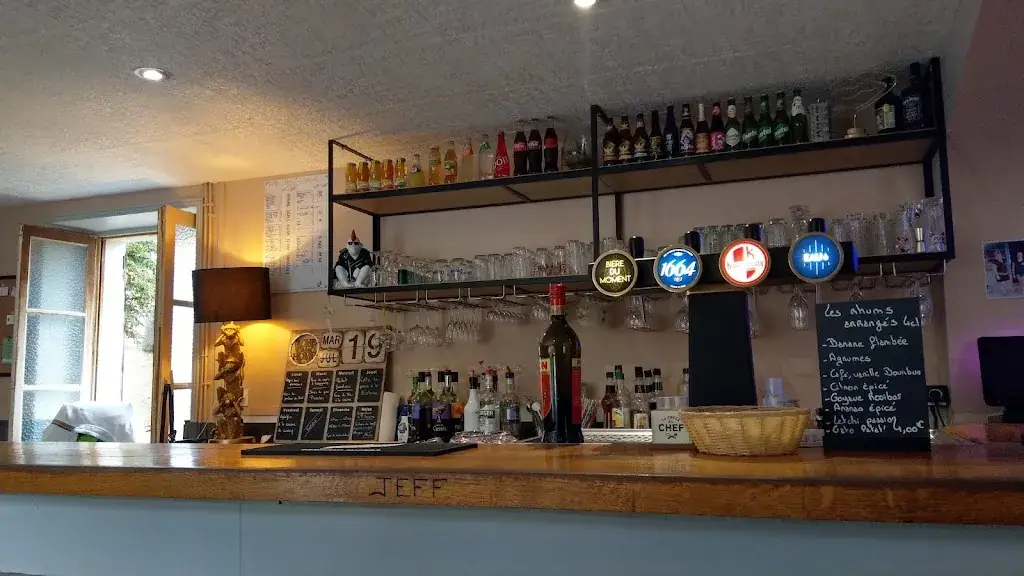 La chaumière restaurant in Dangé-Saint-Romain