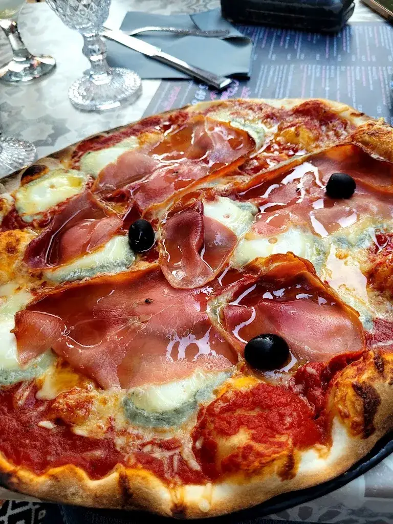 Carline Julien_La Pause Napolitaine_Dangé-Saint-Romain_review