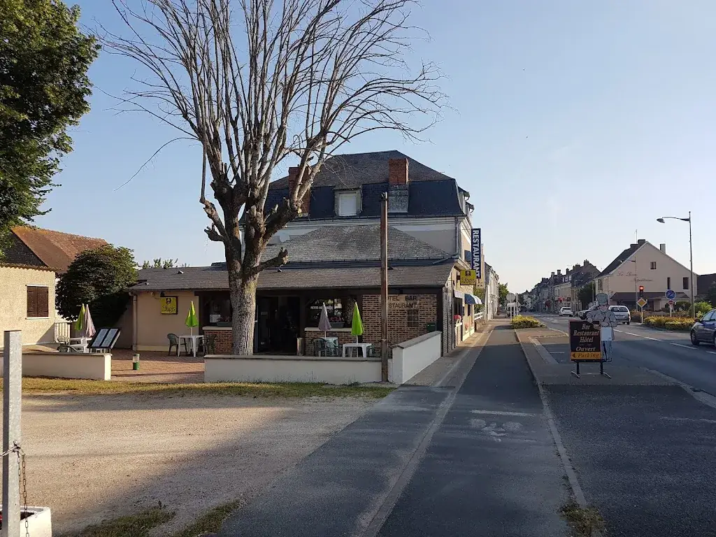 Peter Stevenson_Logis Hôtel le Saint Romain_Dangé-Saint-Romain_review