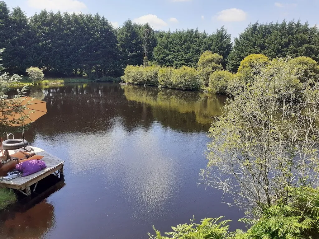 Nancy Roberts_L’auberge au bord de l'eau_Cussac_review