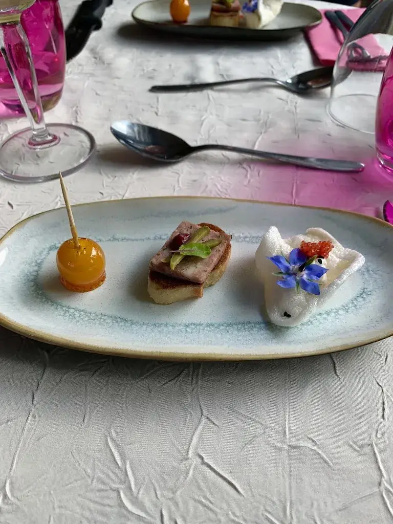 Kathy Bennett_Restaurant 