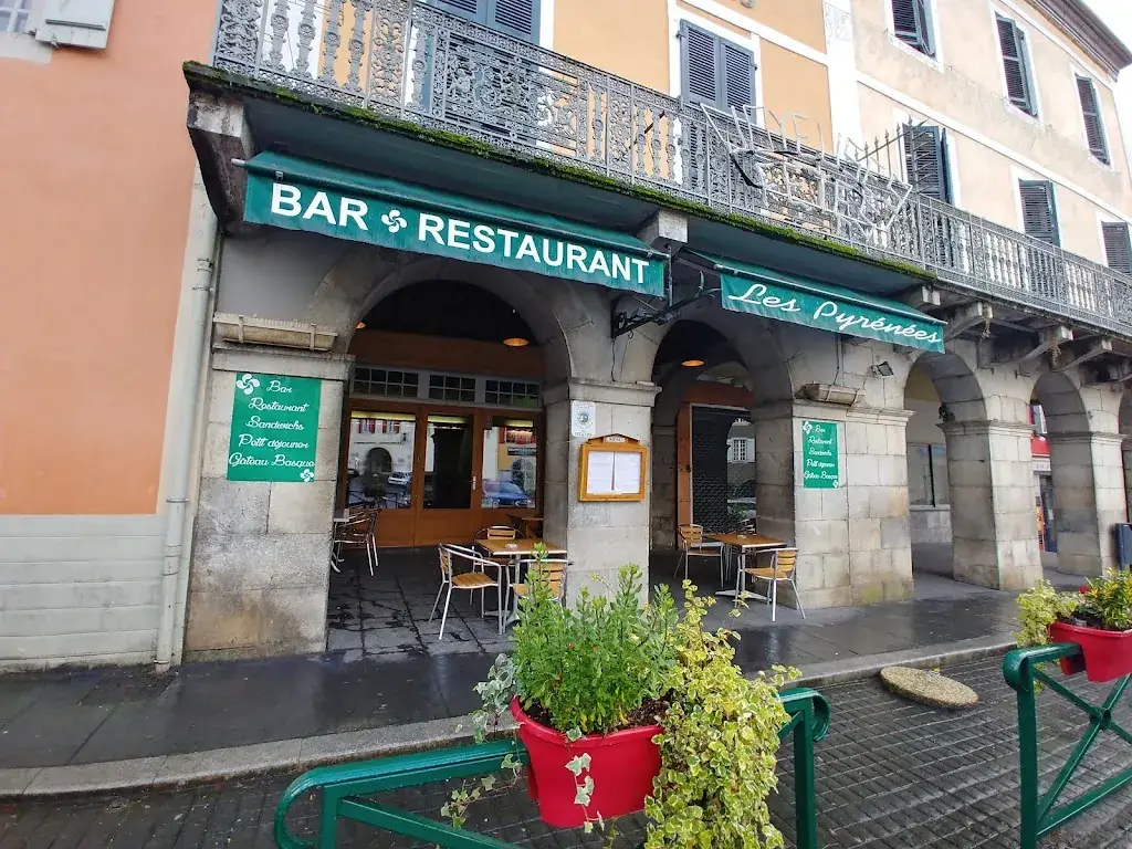 Mark Perschel_Restaurant des Pyrénées_Tardets-Sorholus_review