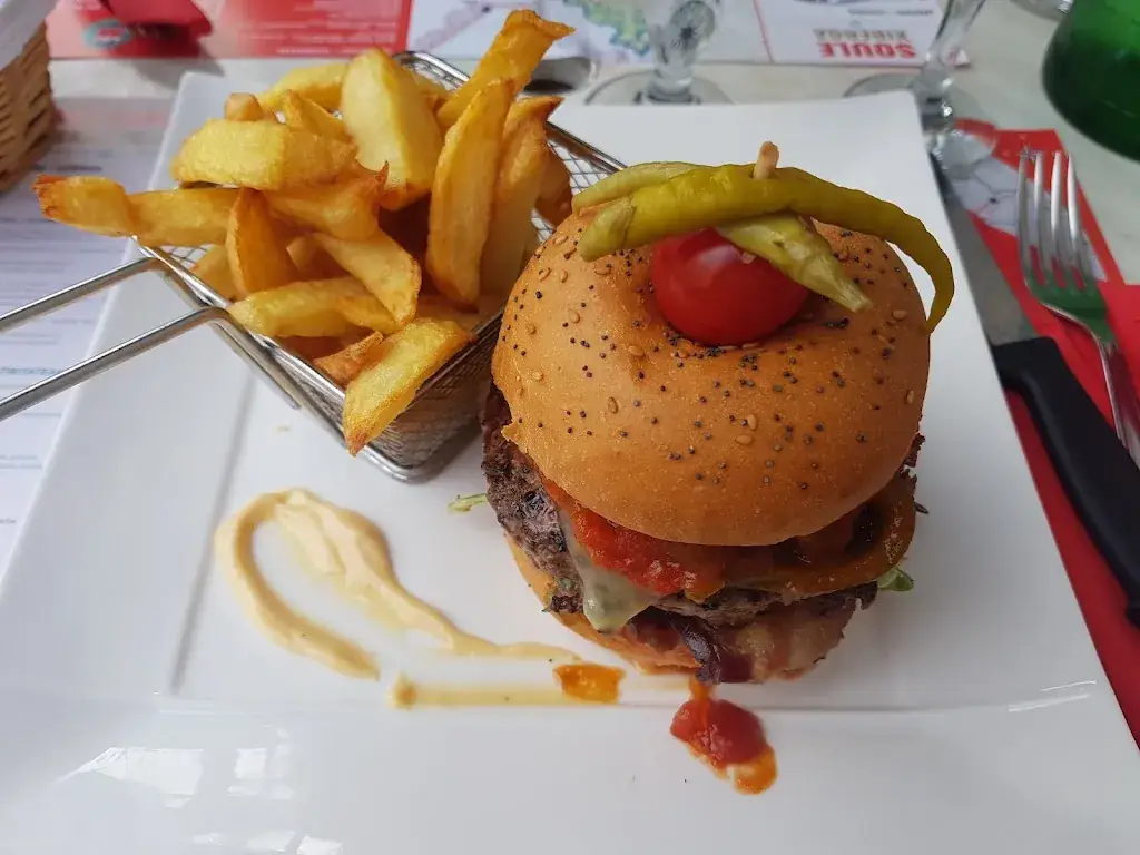 Restaurant des Pyrénées_Tardets-Sorholus_slider_image_2