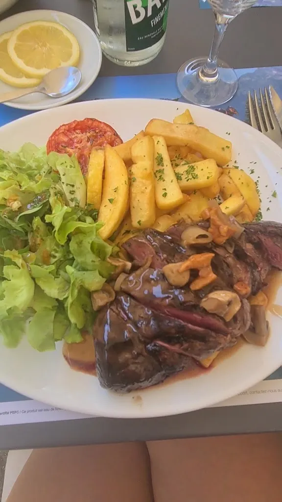 Restaurant Le Saint Pierre_Tronche_slider_image_2