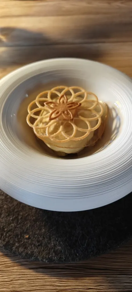 Brian Roth_Le Petit Léon_Saint-Léon-sur-Vézère_review