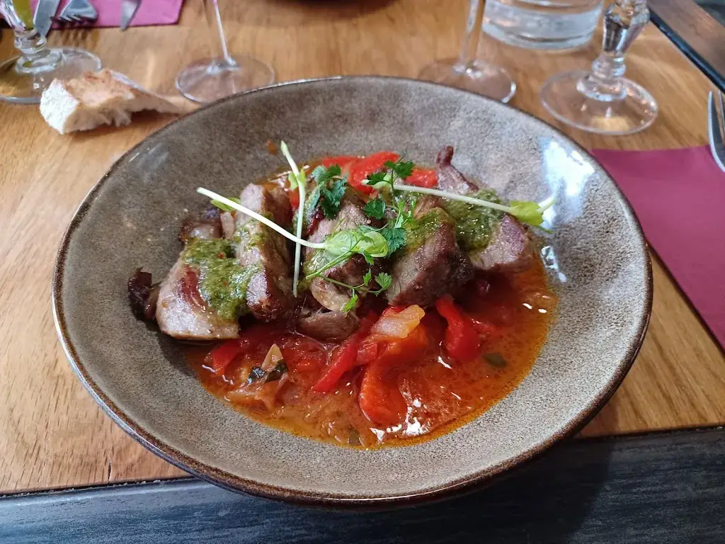 n HAENSLER_The Valmont Salon_Dax_review