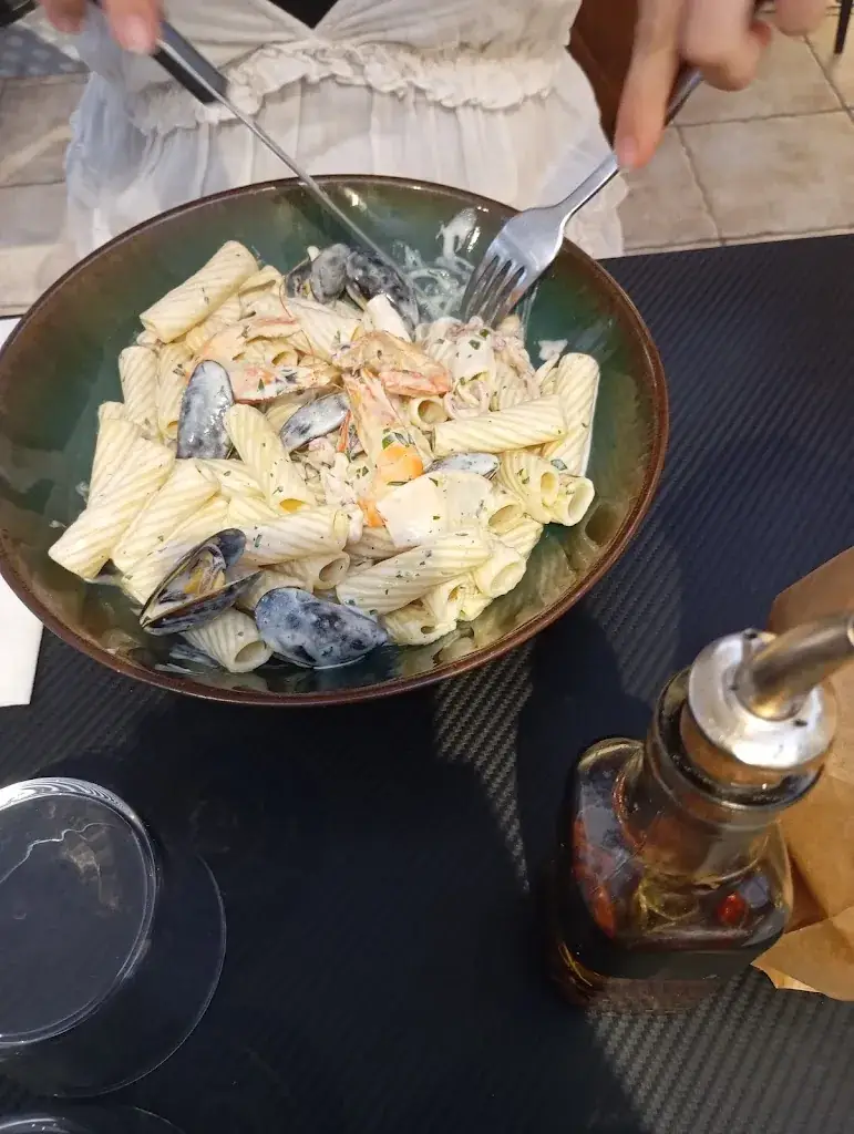 Yaroslav Salko_La Scuderia_Dax_review