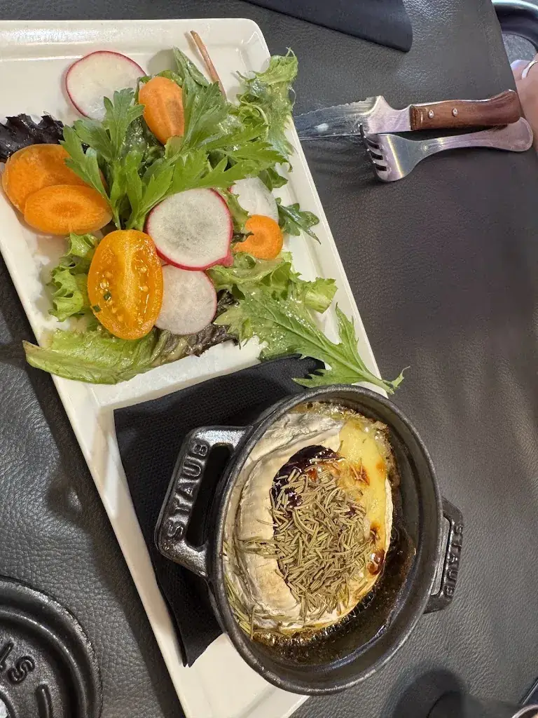 Veronica Monedero_Le Chalet_Annecy_review