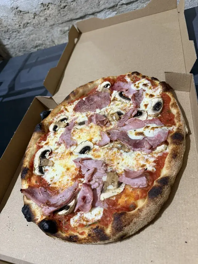 pauline forgeard_La Pizza de Pillay_Échillais_review