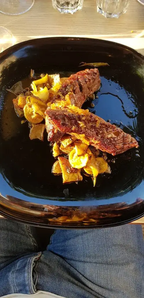 Jake Wilson_La Terrasse du Château - Duras_Duras_review