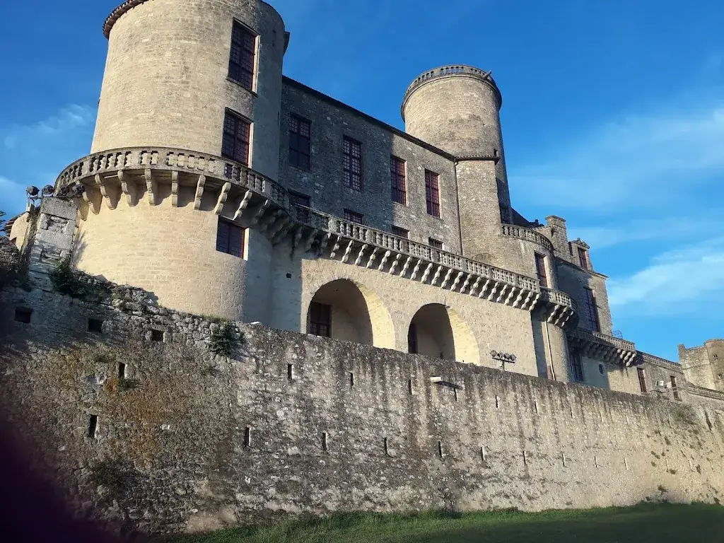 Le Cabri est fermé, is closed. restaurant in Duras