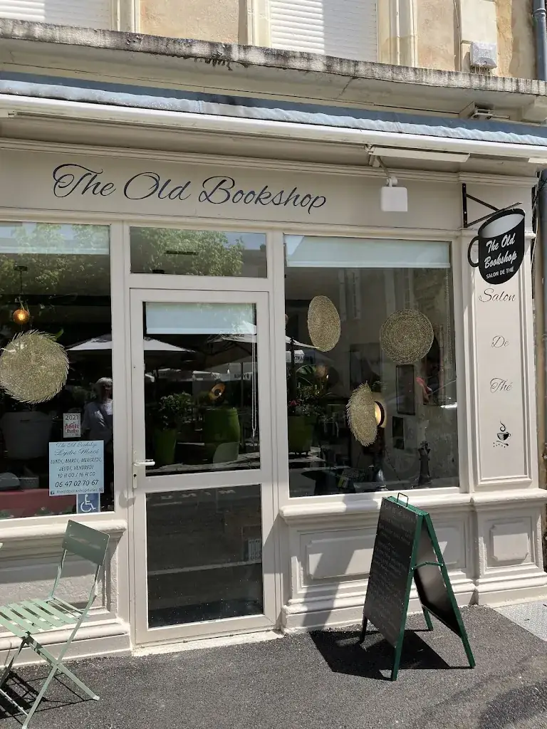 Usually Bubble_The old bookshop_Duras_review