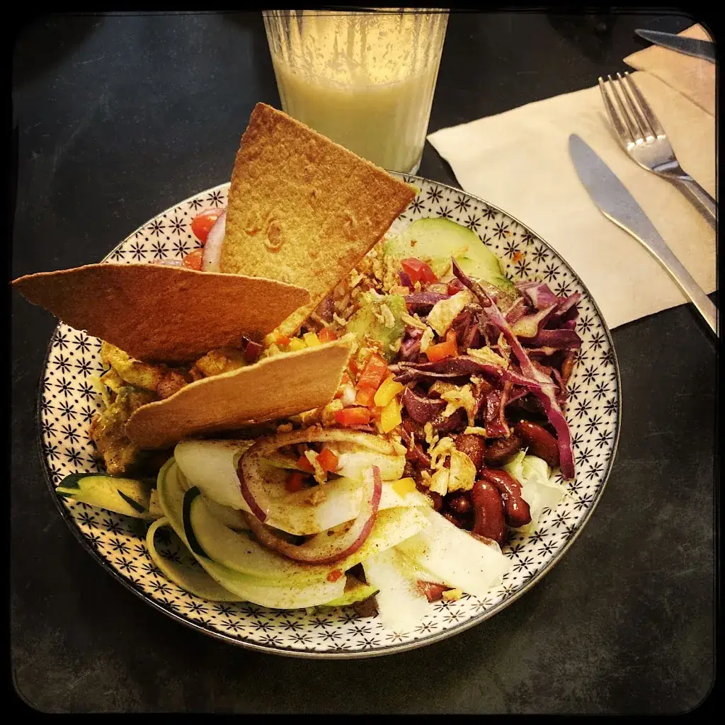 Phoebe P_The old bookshop_Duras_review