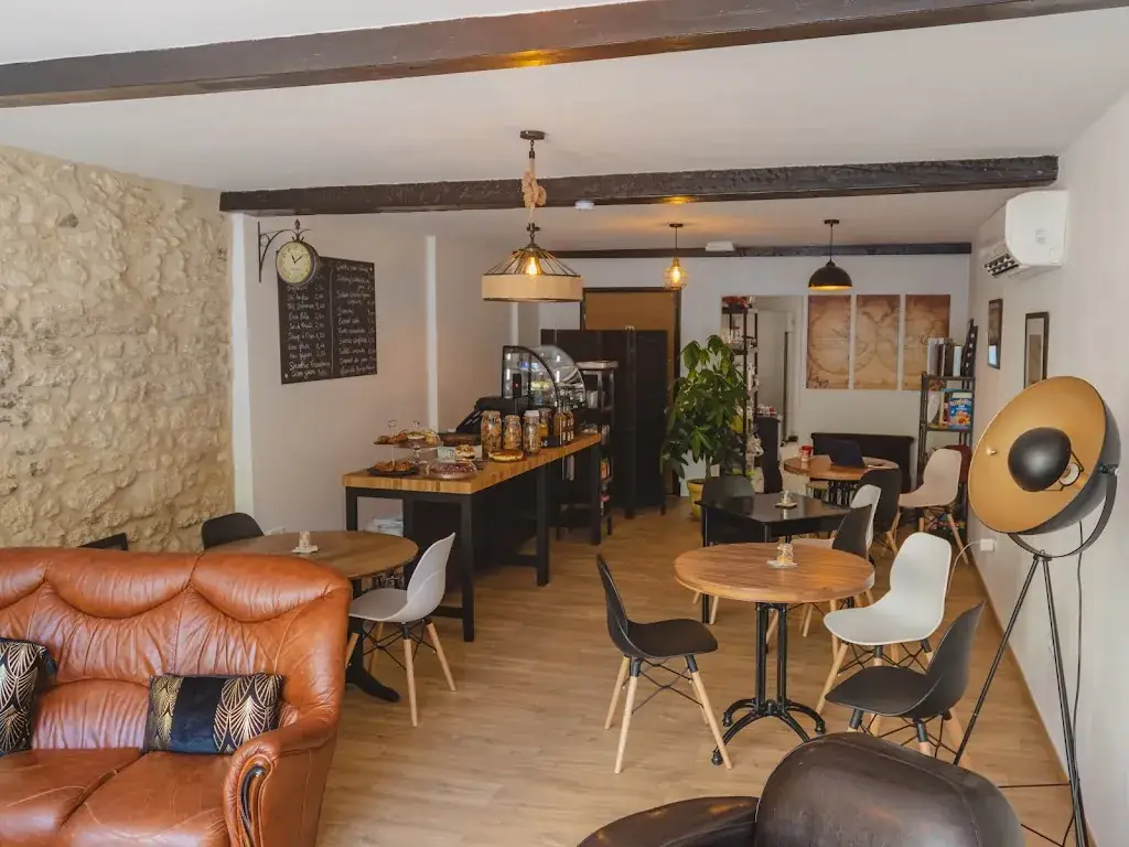 The old bookshop_Duras_slider_image_1