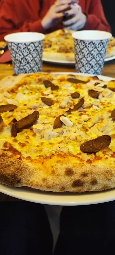 Amara Konfote_Vincenzo Pizza Esnandes 17137_Esnandes_review