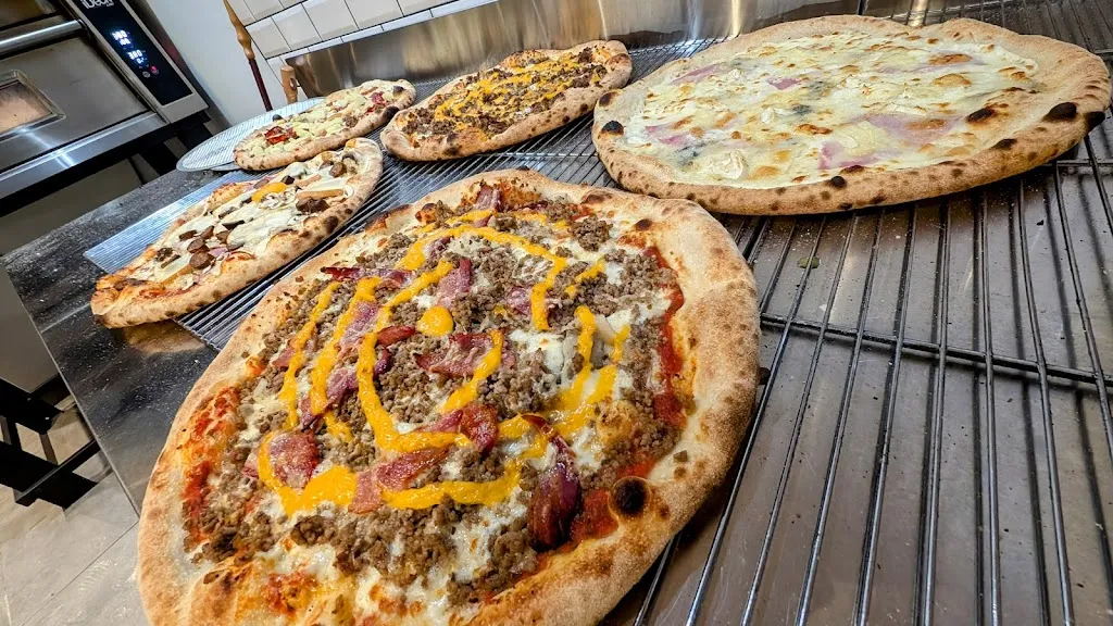 Vincenzo Pizza Esnandes 17137_Esnandes_slider_image_2