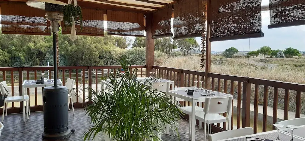 La Cabane de Lauzieres restaurant in Nieul-sur-Mer